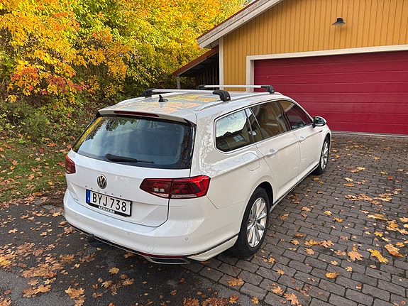 Volkswagen Passat 4 of 11