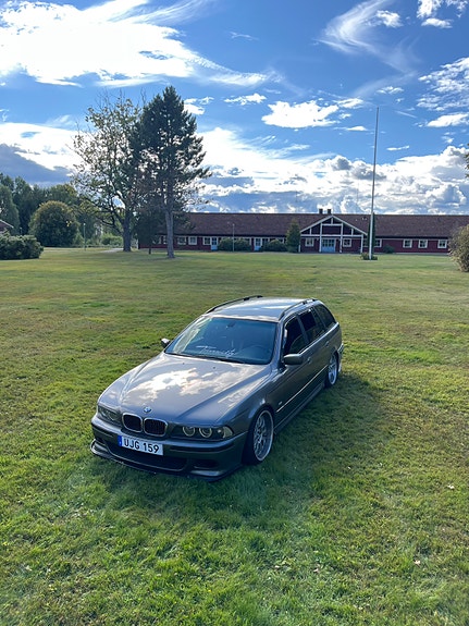 BMW 525i 3 of 9