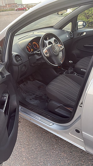 Opel Corsa 11 of 15
