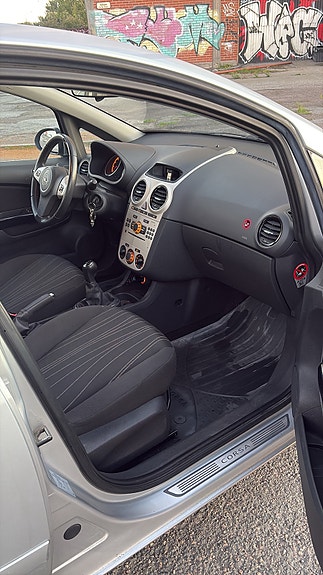 Opel Corsa 7 of 15
