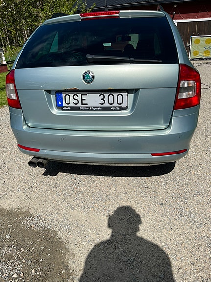 Skoda Octavia 2 of 5