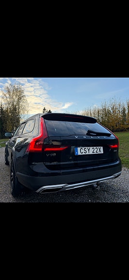 Volvo V90 Cross Country 3 of 8