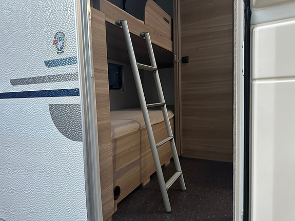 Adria Altea 542 pk (barnkammare) 7 of 12