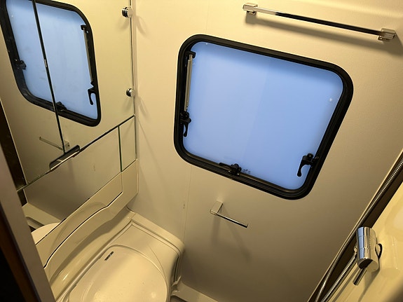 Adria Altea 542 pk (barnkammare) 9 of 12