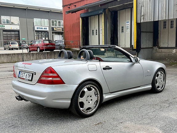 Mercedes-Benz SLK230 11 of 27