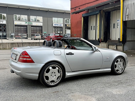 Mercedes-Benz SLK230 12 of 27