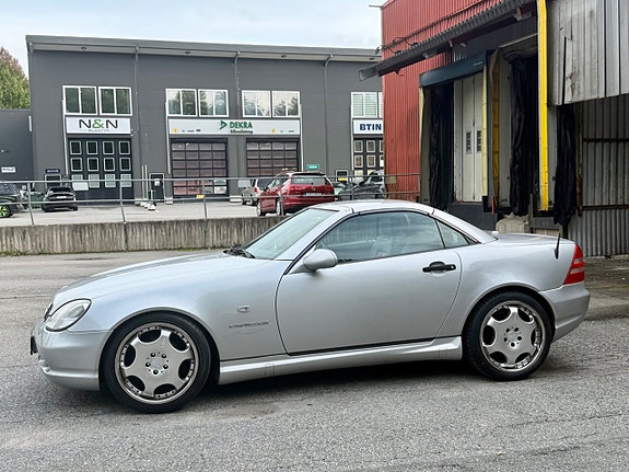 Mercedes-Benz SLK230 22 of 27
