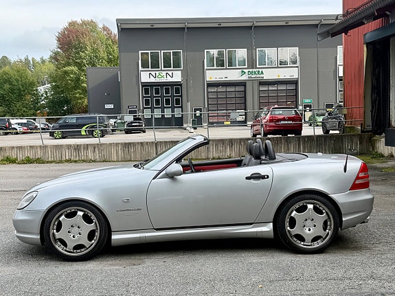 Mercedes-Benz SLK230 7 of 27