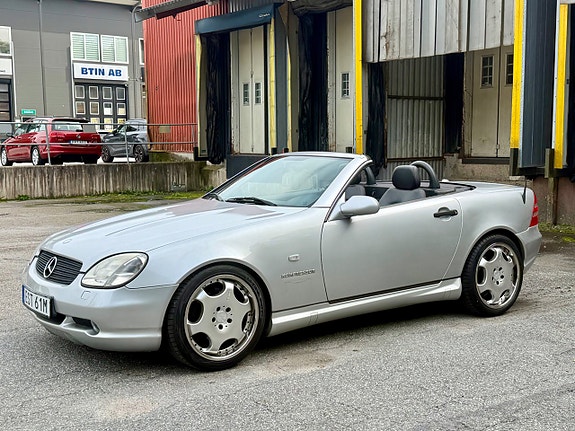 Mercedes-Benz SLK230 5 of 27
