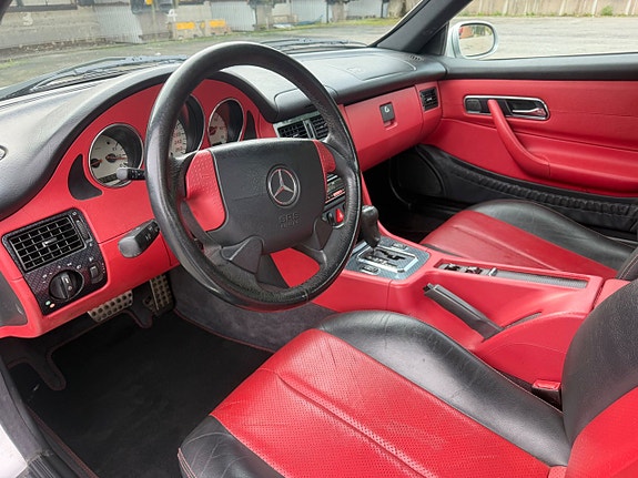 Mercedes-Benz SLK230 14 of 27