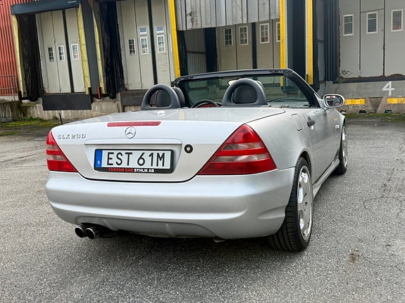Mercedes-Benz SLK230 9 of 27