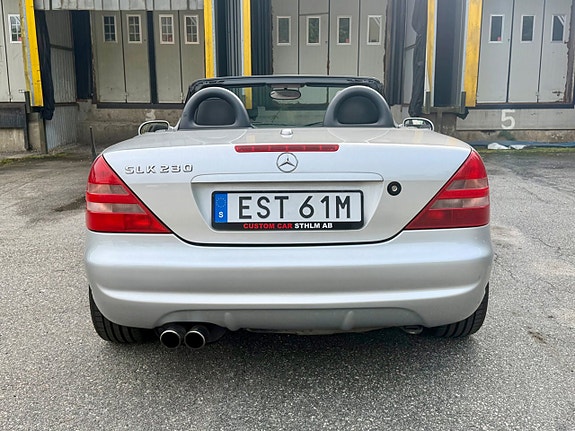Mercedes-Benz SLK230 8 of 27