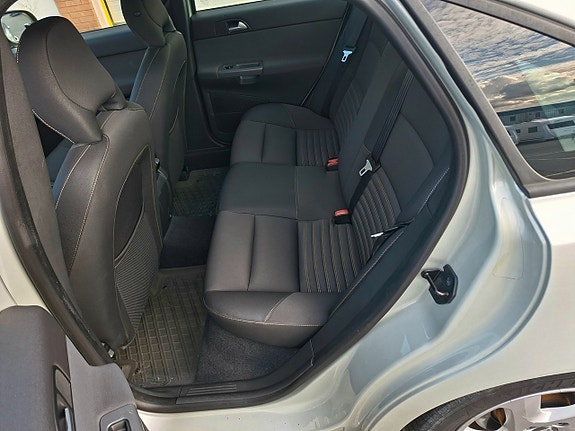 Volvo S40 13 of 13