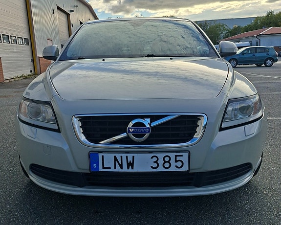 Volvo S40 8 of 13