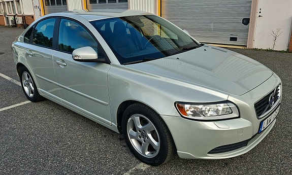 Volvo S40 9 of 13