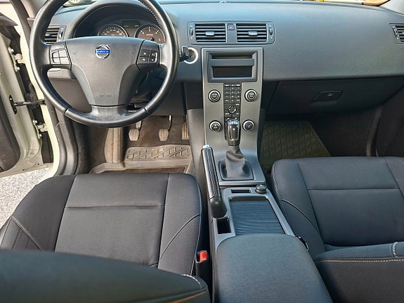 Volvo S40 11 of 13