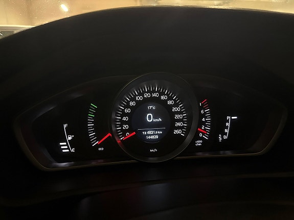 Volvo V40 14 of 20