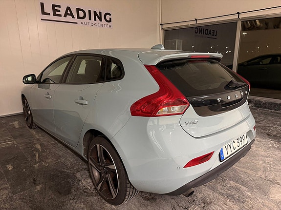 Volvo V40 2 of 20