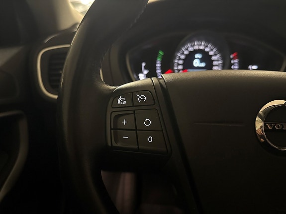 Volvo V40 12 of 20
