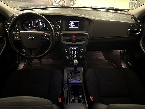 Volvo V40 6 of 20