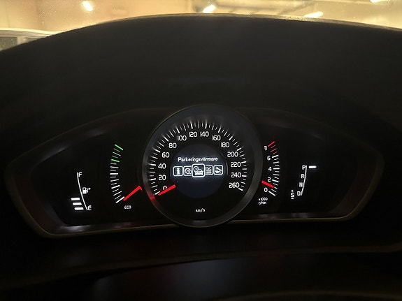 Volvo V40 15 of 20