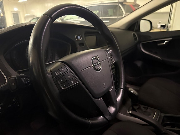 Volvo V40 11 of 20