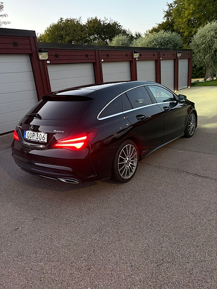 Mercedes-Benz CLA220 d 2 of 6