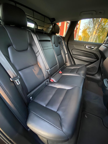 Volvo XC60 17 of 21