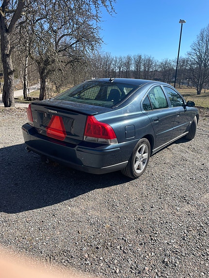 Volvo S60 2 of 8