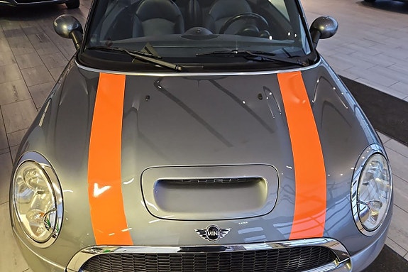 MINI Cooper S 13 of 19