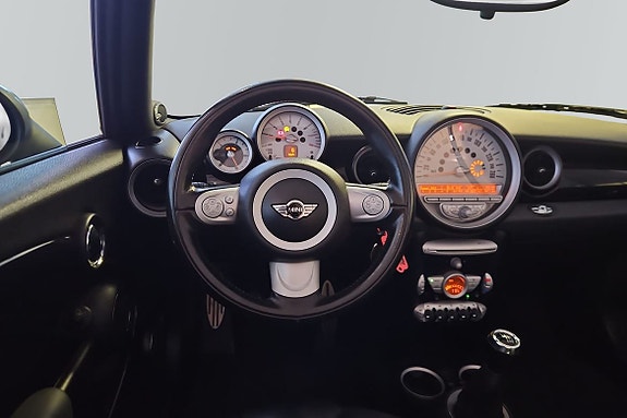 MINI Cooper S 10 of 19