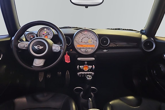 MINI Cooper S 9 of 19