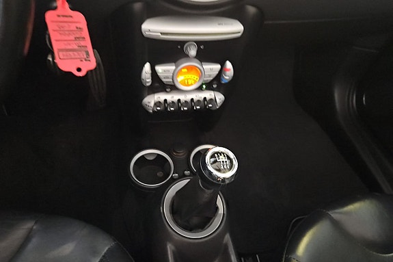 MINI Cooper S 14 of 19