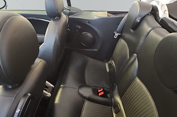 MINI Cooper S 8 of 19
