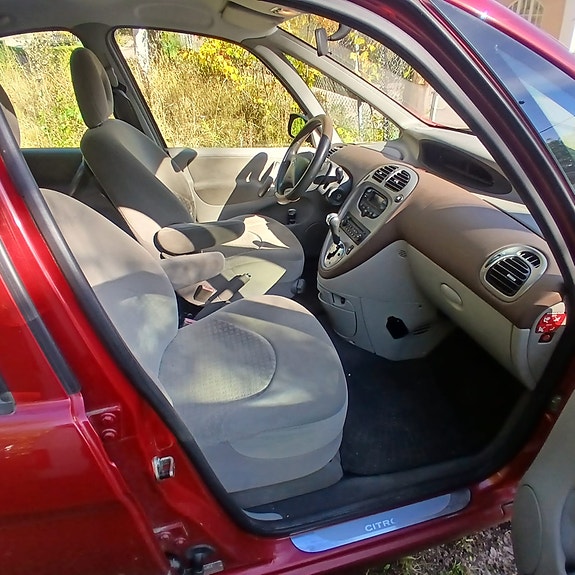 Citroen Xsara Picasso 5 of 9
