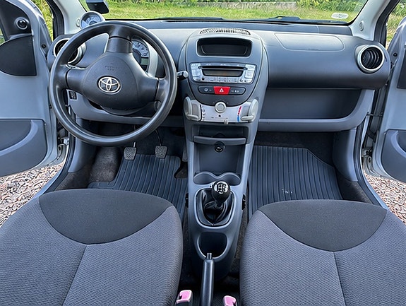 Toyota Aygo 5 of 8