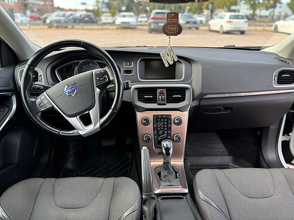 Volvo V40 Cross Country 5 of 8