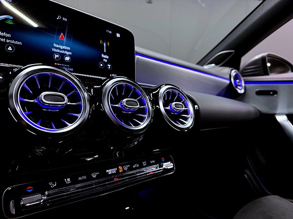 Mercedes-Benz CLA35 17 of 21