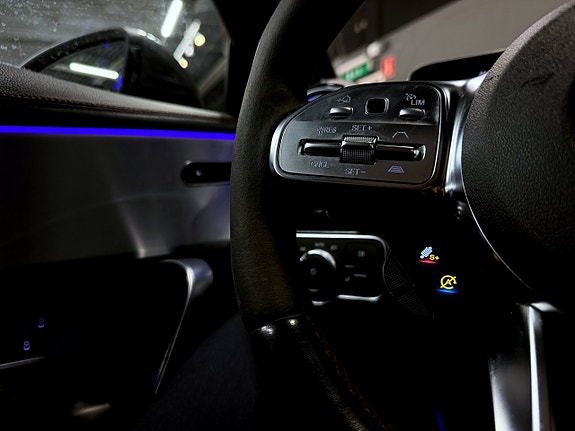 Mercedes-Benz CLA35 16 of 21