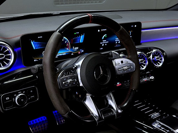 Mercedes-Benz CLA35 19 of 21