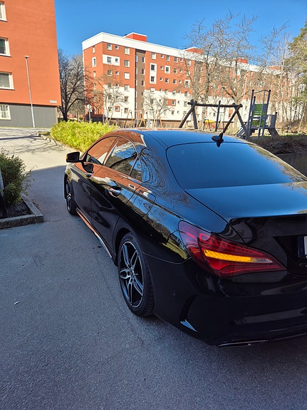 Mercedes-Benz CLA200 3 of 7