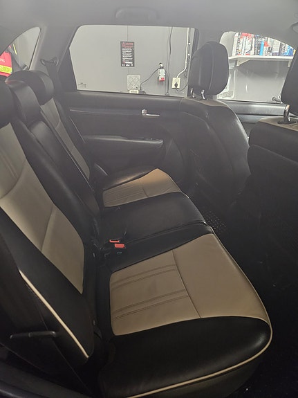 Kia Sorento 17 of 28