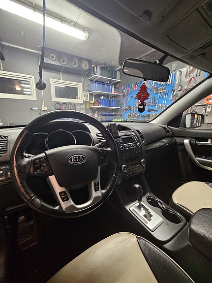 Kia Sorento 19 of 28