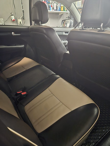 Kia Sorento 21 of 28