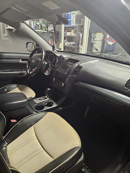 Kia Sorento 27 of 28
