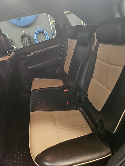 Kia Sorento 14 of 28