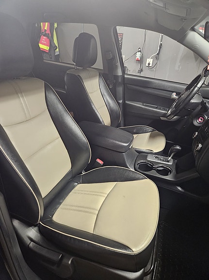 Kia Sorento 15 of 28