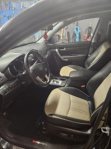 Kia Sorento 22 of 28