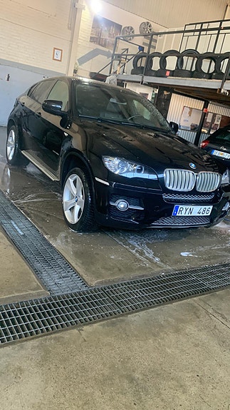 BMW X6 2 of 13