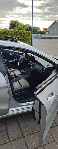 Mercedes-Benz CLA200 6 of 8